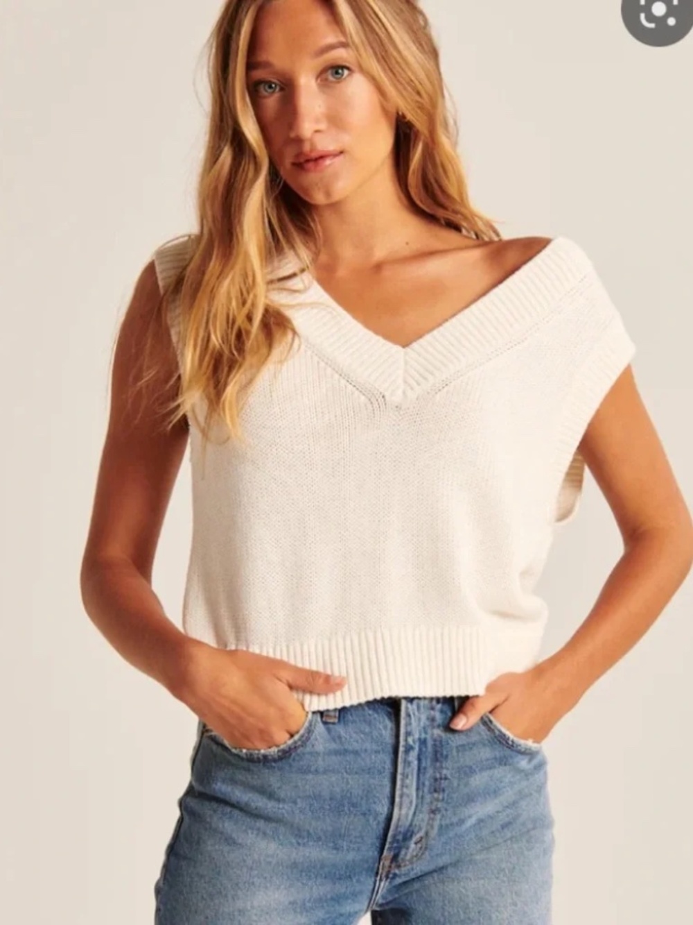 Abercrombie & Fitch White Knit V-Neck Sweater Vest Tanks size XXS